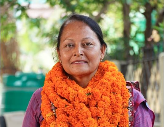 गठबन्धनलाई हराउँदै झापाको बिर्तामोडमा एमाले विजयी, पवित्रा बनिन् मेयर